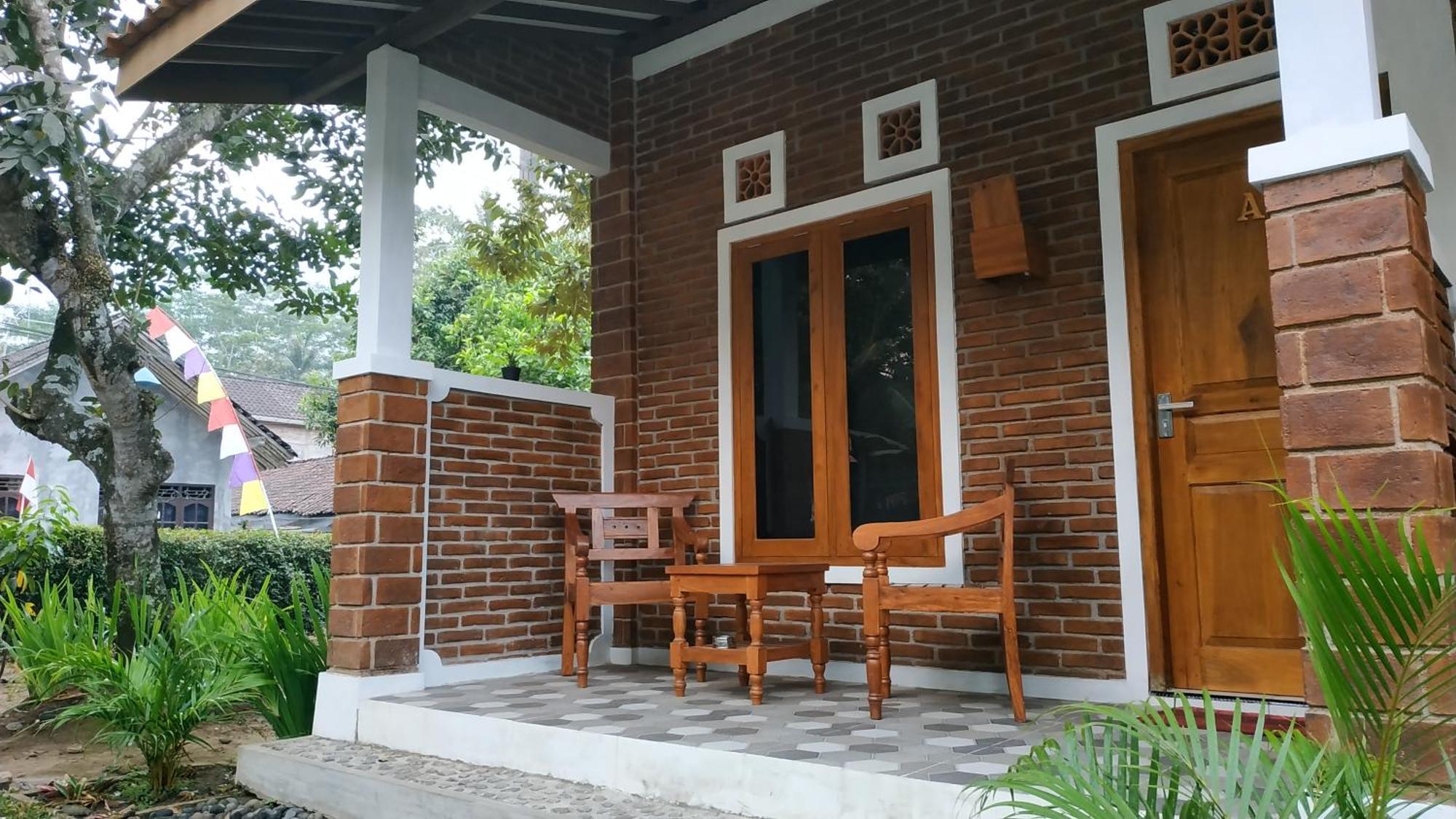 Genthong Homestay Маґеланґ Екстер'єр фото