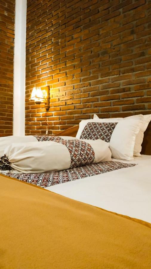 Genthong Homestay Маґеланґ Екстер'єр фото